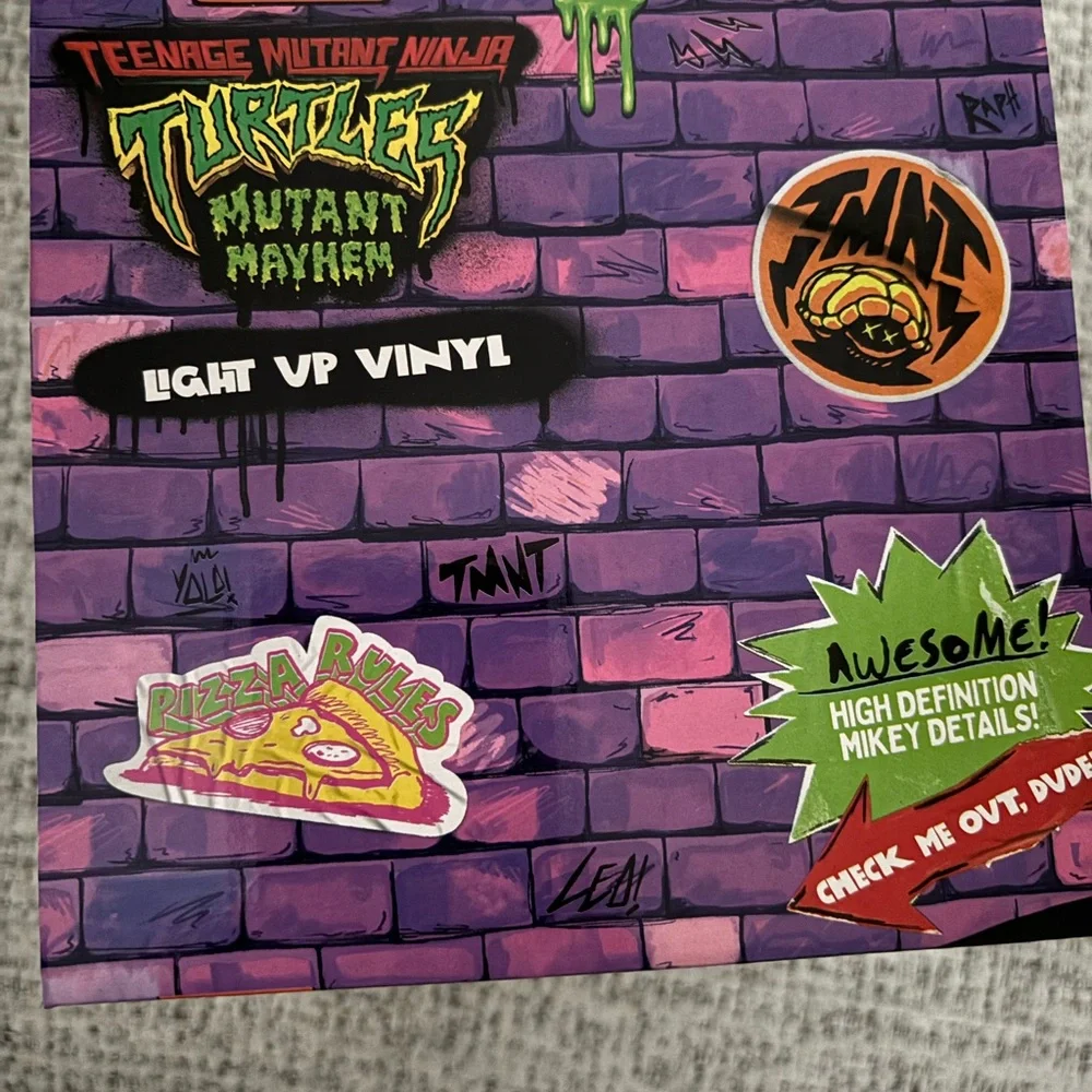 Nickelodeon Teenage Mutant Ninja Turtles Mikey Color-Your-Own Light Up Vinyl